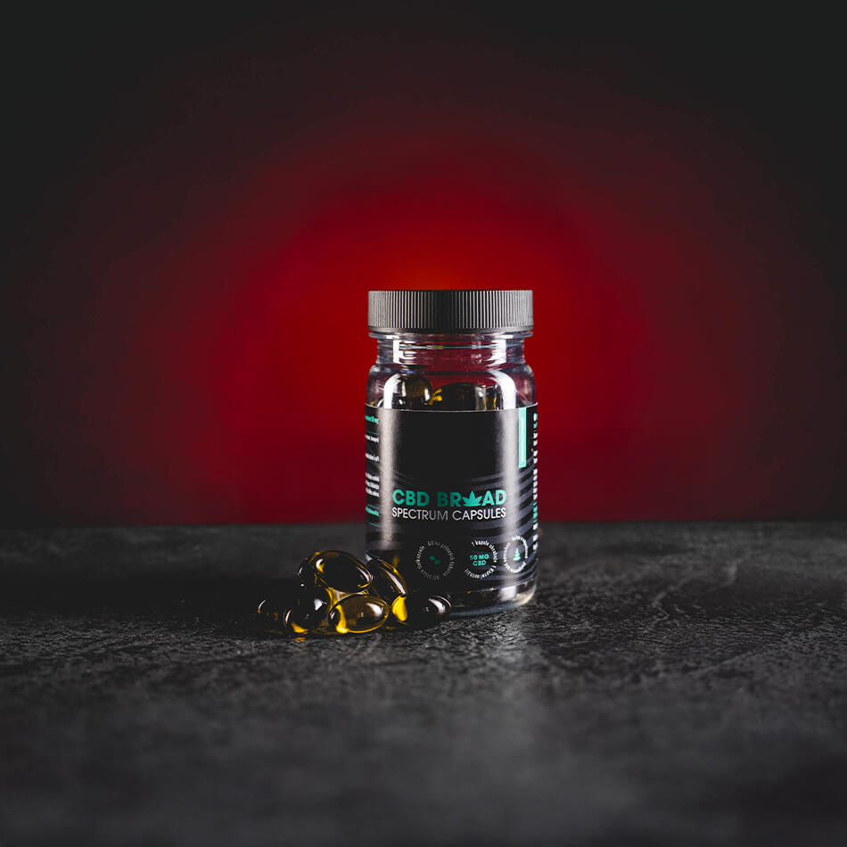 kratom world cbd broad spectrum kapseln kratomworld prodej – CBD Broad Spectrum Kapseln 3000 mg 60 Stück, 50 mg CBD pro Kapsel, Breitspektrum-Hanfextrakt zur Unterstützung von Regeneration, Entspannung und körperlicher Balance CBD per capsule, extract voor ontspanning, herstel en lichamelijke balans CBD por cápsula, extracto para relajación, equilibrio y recuperación del organismo