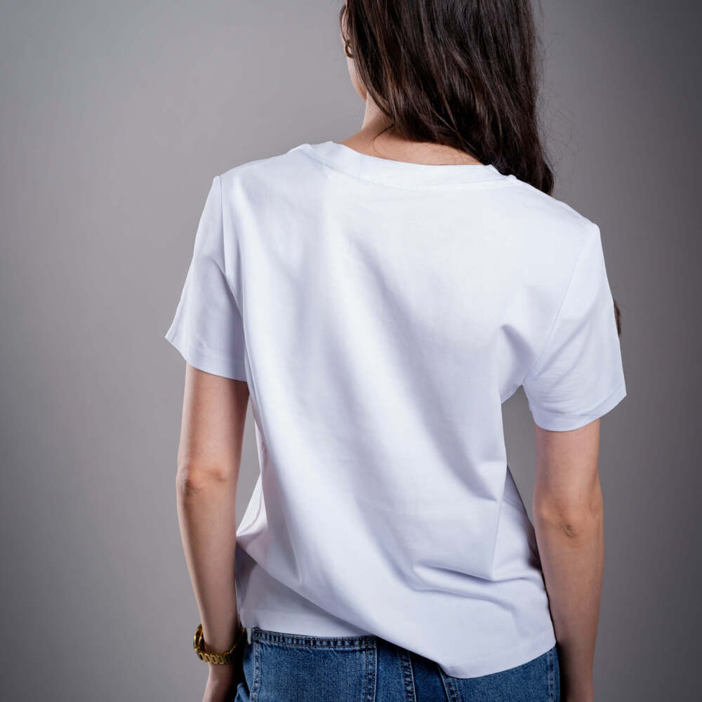 Kratom World Damen T-Shirt mit dem Motiv „damn bro, go buy KRATOM” – originaler Merch für Kratom-Liebhaber und Fans der Marke Kratom World, stilvolles Streetwear-Design mit auffälligem Druck, bequemes T-Shirt für den täglichen Gebrauch, ideal für die Stadt, Events oder als Sammlerstück für die Kratom-Community, Rückseite