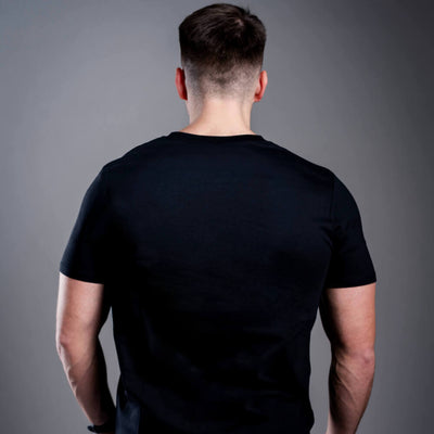 Kratom World Herren T-Shirt mit dem Motiv „damn bro, go buy KAVA KAVA” – originaler Merch für Kratom-Liebhaber und Fans der Marke Kratom World, stilvolles Streetwear-Design mit auffälligem Druck, bequemes T-Shirt für den täglichen Gebrauch, ideal für die Stadt, Events oder als Sammlerstück für die Kratom-Community, Rückseite-black