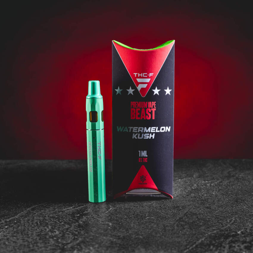 THF BEAST Watermelon Kush Einweg-Vape mit erfrischendem süßem Wassermelonengeschmack und sanftem Kush-Unterton, moderner THF-Cannabinoid mit sativa-selektivem Profil, klarer euphorischer Sammlereffekt und konstante Leistung ohne Schwere. Moderne THF-cannabinoïde met sativa-selectief profiel zorgt voor een helder euforisch verzameleffect en consistente prestaties zonder zwaarte El moderno cannabinoide THF con perfil selectivo sativa proporciona un efecto de colección eufórico claro y un rendimiento constante